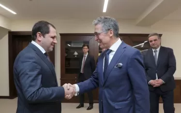 Սուրեն Պապիկյանը ՆԱՏՕ-ի նախկին գլխավոր քարտուղարին է ներկայացրել տարածաշրջանի վերջին զարգացումները