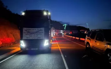 Արցախ բեռ տանող շարասյունը դեռ սպասում է, Բաքուն հայտարարում է` խաղն ավարտված է. ՀՀ ԱԳ փոխնախարար