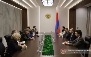 ԱԽ