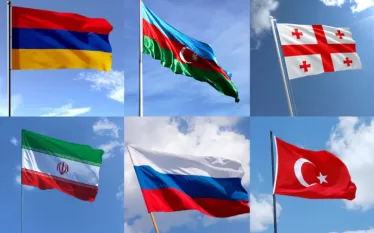 Կասկած չկա, որ «3+3» ձևաչափով խորհրդատվական հարթակը (Հայաստան, Ադրբեջան, Վրաստան, Ռուսաստան, Իրան, Թուրքիա) բոլոր մասնակիցների շահերից է բխում. այս մասին,  ինչպես հաղորդում է ՏԱՍՍ-ը, Պետդումայում ասել է ՌԴ ԱԳ նախարար Սերգեյ Լավրովը: