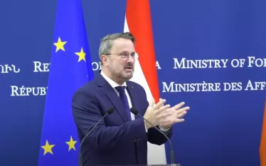  Քսավիե Բետելը, ևս մեկ անգամ կարևորելով Արցախում հայերի իրավունքների պաշտպանությունը՝ շնորհակալություն հայտնեց նաև ԵԽ գլխավոր քարտուղարին իր շարունակական ջանքերի համար։