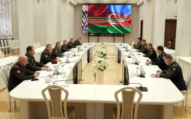 Բելառուսի և Ադրբեջանի ՊՆ ղեկավարները Մինսկում քննարկել են տարածաշրջանային անվտանգության հարցեր