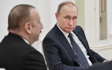 «Իսկապես կա ամուր հիմք, երկու երկրների միջև կա շահերի համընկնում, կա փոխշահավետ համագործակցություն՝ հիմնված փոխադարձ հարգանքի վրա։ Սակայն երբեմն պատահում է, որ երկու երկրների հարաբերություններում դժվարին շրջաններ են լինում։ Հիմա այդպիսի շրջաններից մեկն է: Մենք հույս ունենք, որ այս շրջանը կանցնի: Երկու երկրների միջև համագործակցությունը փոխադարձ օգուտ է բերում», - ասել է Կրեմլի ներկայացուցիչը։