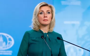 Պարզ է, որ խոսքն այն գումարի մասին է, որը Բրյուսելը բազմիցս խոստացել է տրամադրել։ Այս մասին այսօր մամուլի ասուլիսի ընթացքում ասել է Ռուսաստանի ԱԳՆ պաշտոնական ներկայացուցիչ Մարիա Զախարովան՝ մեկնաբանելովԵվրոպական խորհրդի նախագահ Անտոնիո Կոշտայի և Եվրոպական հանձնաժողովի նախագահ Ուրսուլա ֆոն դեր Լայենի այն հայտարարությունը, որ Հայաստանում առնվազն 2,5 միլիարդ եվրո ներդնելու մտադրություն կա։  «Նրանք արդեն բազմիցս խոստացել են այդ գումարը Երևանին, հայ ժողովրդին, և որքանով է այս խոստումը կատարվում, կարծում եմ՝ մենք 