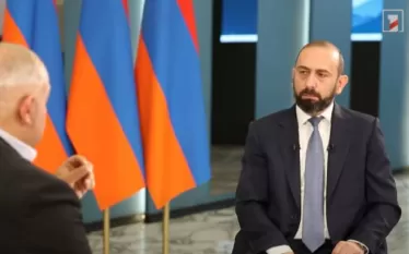 Ժամանակն է, որ Ադրբեջանի ամենաբարձր մակարդակում էլ խաղաղության մասին կոչեր հնչեն, դադարեցվի այն խոսույթը, որը սնում է ժողովուրդների վախերը, հավելյալ թշնամանքի գեներացում չլինի։ Այս մասին հայտարարել է ԱԳ նախարար Արարատ Միրզոյանը։   «Քանի մենք խաղաղություն ենք կառուցում Ադրբեջանի հետ, գերիների հարցի ամբողջական լուծումը ավելի հեշտ է դառնում»,-նշել է Միրզոյանը՝ անդրադառնալով գերիների վերադարձի հարցին։  Նախարարաը նշել է, որ դիմել են ԵԱՀԿ ՄԽ լուծարման համար։  «Ադրբեջանի հետ միասնաբար գտնում ենք, որ այդ կառույցներ