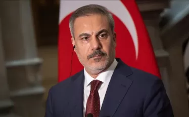 Թուրքիայի արտաքին գործերի նախարար Հաքան Ֆիդանը հայտարարել է, որ Թուրքիան փակել է իր օդային տարածքը Իսրայելի համար։   «Մենք թույլ չենք տալիս իսրայելական ինքնաթիռներին մուտք գործել մեր օդային տարածք», – ասել է Ֆիդանը Թուրքիայի խորհրդարանի արտահերթ նիստում, որտեղ քննարկվում է Գազայի հատվածում տիրող իրավիճակը։  Ըստ Թուրքիայի արտաքին գործերի նախարարի՝ Իսրայելը խոչընդոտում է մարդասիրական օգնության բաշխմանը Գազայում՝ «օգտագործելով սովը որպես զենք»։ «Իսրայելը շարունակում է իրականացնել պետական ​​ահաբեկչություն։ Գազա