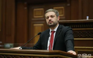 Թուրքական ընկերությունները ՀՀ-ում ներգրավված են դեռևս 2012 - 2013 թվականներից։ Այս մասին ԱԺ-ում լրագրողների հետ ճեպազրույցում ասաց Էկոնոմիկայի նախարար Գևորգ Պապոյանը:  «Մեկ բրենդի դեպքում շատ ուղղակի է ներկայացած, և ես ողջունում եմ այդ ներդրումները, քանի որ ցանկացած խաղաղություն հարևանների միջև պետք է ամրապնդվի ֆինանսական ներդրումներով, եթե մենք ուզում ենք կայուն խաղաղություն տարածաշրջանում։ Նորմալ եմ համարում, որ ՀՀ-ում խաղաղության հաստատման պարագայում, սահմանները բացվելուց հետո ներդրումներ գան, այդ թվում՝