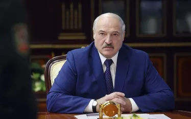 Բելառուսը տրամադրված է միայն ստեղծագործելու և ոչ մեկին չի սպառնում, այլ պատրաստվում է պատերազմի։ Այս մասին հայտարարել է Բելառուսի նախագահ Ալեքսանդր Լուկաշենկոն, փոխանցում է «ԲելՏԱ»-ն։  Նա ընդգծել է, որ երկրում անցկացվում է զորքերի մարտունակության ստուգում, իսկ ստորաբաժանումները ստանում են տեխնիկայի նոր նմուշներ։ «Մենք պատրաստվում ենք պատերազմի, այս մասին ես ասում եմ բացահայտ։  «Խաղաղություն ես ուզում՝ պատրաստվիր պատերազմի». սա ես չեմ հորինել»,- հայտարարել է Բելառուսի ղեկավարը։ Լուկաշենկոն նշել է, որ Բելառու