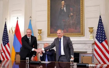 «Բարեկամության, համագործակցության և առևտրի նոր կապերը կկապեն Թել Ավիվը Դուբայի, Հայֆան՝ Բեյրութի, Երուսաղեմը՝ Դամասկոսի, Իսրայելը՝ Եգիպտոսի, Սաուդյան Արաբիան՝ Կատարի, Հնդկաստանը՝ Պակիստանի, Ինդոնեզիան՝ Իրաքի, Սիրիան՝ Բահրեյնի, Թուրքիան՝ Հորդանանի, Արաբական միացյալ Էմիրությունները՝ Օմանի և Հայաստանը՝ Ադրբեջանի հետ. ևս մեկ պատերազմ, որը ես կանգնեցրի»,- նշել է Թրամփը։