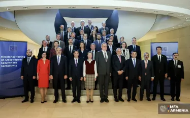 Հոկտեմբերի 20-ին ՀՀ ԱԳ նախարար Արարատ Միրզոյանը մասնակցել է Եվրոպական միության կողմից կազմակերպված «Միջտարածաշրջանային անվտանգություն և փոխկապակցվածություն» թեմայով նախարարական հանդիպմանը։  Նախարարական հանդիպման շրջանակներում կայացած՝ Սևծովյան տարածաշրջանում անվտանգություն, կայունություն և դիմակայունություն թեմայով քննարկմանը նախարար Միրզոյանը հանդես է եկել ելույթով։   «Սևծովյան տարածաշրջանը մշտապես եղել է քաղաքակրթությունների, առևտրի և աշխարհաքաղաքական հետաքրքրությունների խաչմերուկ։ Այն կարևոր կապող օղակ է