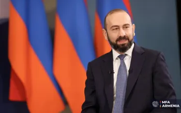 Չկա ֆիքսված ամիս, ամսաթիվ և առավել ևս տեղ: Մենք հայտնել ենք, որ պատրաստ ենք օր առաջ սկսել խորհրդակցություններ ադրբեջանական կողմի հետ այն մասին, թե որտեղ և երբ լինի պայմանագրի ստորագրումը: Այս մասին լրագրողների հետ զրույցում ասել է Արտաքին գործերի նախարար Արարատ Միրզոյանը՝ խոսելով «Խաղաղության պայմանագրի» ստորագրման մասին:   «Գաղտնիք չէ նաև ադրբեջանական կողմի մեկնաբանությունը և պայմանը սրա հետ կապված, մենք այդ պայմանը չենք ընդունում: Իրենք հայտնում են այդ մասին և՛ հրապարակային, և՛ հանդիպումների ընթացքում: Մե