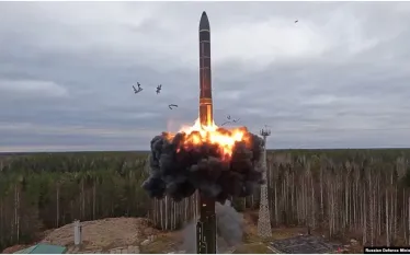 Ռուսաստանում կայացել են Ռազմավարական միջուկային ուժերի զորավարժությունները, որոնց մեկնարկին նվիրված խորհրդակցությանը մասնակցել է նախագահ Վլադիմիր Պուտինը։     «Վարժանքների ընթացքում ստուգվել են ռազմական կառավարման մարմինների պատրաստության աստիճանը, օպերատիվ կազմի՝ ենթակա զորքերի կառավարման գործնական կարողությունները։ Զորախաղերը հասել են իրենց նպատակին», – նշված է Կրեմլի տարածած հաղորդագրությունում։