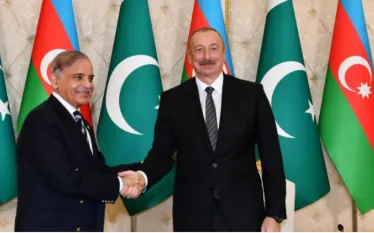 Պակիստանի վարչապետ Մոհամմադ Շահբազ Շարիֆը կայցելի Ադրբեջան և կմասնակցի «հաղթանակի» օրվա շքերթին, հայտարարել է Պակիստանի Իսլամական Հանրապետության Սենատի նախագահ Սեյեդ Յուսուֆ Ռազա Գիլանին՝ APA-ի փոխանցմամբ:   «Պակիստանը բարձր մակարդակով կմասնակցի նոյեմբերի 8-ին կայանալիք «հաղթանակի» շքերթին, քանի որ մեր հարաբերությունները Ադրբեջանի հետ աննախադեպ են», - նշել է Սենատի նախագահը։