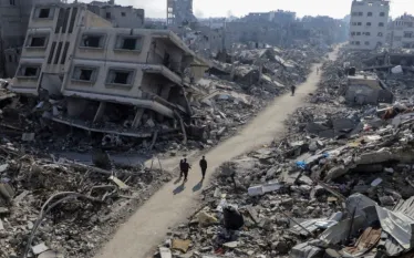 Իսրայելի բանակը ծանր հրետանային զենքերով թիրախավորել է Գազա քաղաքի արևելքում գտնվող Շուջաիյա և Թուֆֆահ թաղամասերը՝ միևնույն ժամանակ շարունակելով բնակելի շենքերի քանդման գործողություններ իրականացրել։ «Արմենպրես»-ի փոխանցմամբ՝ այս մասին հայտնում է Al Jazeera-ն։   Բացի այդ, Խան Յունիս քաղաքի արևելյան շրջանները հոկտեմբերի 30-ից ի վեր ենթարկվել են ծանր հրետանային հարվածների և իսրայելական ուղղաթիռների կողմից անդադար ռմբակոծման։  Իսրայելական ուժերը նաև հարձակվել են Արևմտյան ափի փախստականների ճամբարների վրա, խուզար