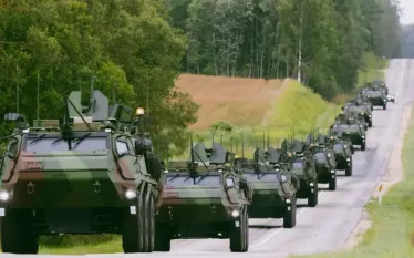 Լատվիան Ուկրաինային է հանձնել 21 Patria 6x6 զրահափոխադրիչներ։ Փոխանցումը տեղի է ունեցել Ռիգայի Ադազի ռազմաբազայում, հայտարարել է Ուկրաինայի պաշտպանության նախարար Դենիս Շմիգալը։  «Այս մեքենաներն անմիջապես կմտնեն Հատուկ գործողությունների ուժերի սպառազինության մեջ։ Ընդհանուր առմամբ, 2025 թվականին մենք ստացանք խոստացված բոլոր 42 զրահամեքենաները՝ շնորհակալություն դրա համար։ Բացի այդ, լատվիացիները մեզ են փոխանցել ևս 12 CVR(T) մարտական հետախուզական մեքենա, ինչը նախկինում հայտարարված ռազմական օգնության փաթեթի մի մա