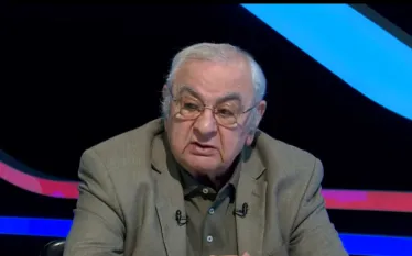 Հաջիևը ավելին է քան Ալիևի օգնականը, նա շատ լուրջ մարդ է, շատ մոտ է Ալիևի հետ, նա մասնակցվում է բոլոր բանակցություններին, և այն կարևոր մարդկանցից է, ում հետ Ադրբեջանի նախագահը խորհրդակցում է։ Նրա ասածները պետք է շատ լուրջ ընդունել,այս մասին Հանրային հեռուստաընկերության եթերում հայտարարել է Հայաստանի առաջին նախագահ Լևոն Տեր-Պետրոսյանի խորհրդական Ժիրայր Լիպարիտյանը։  Ըստ Լիպարիտյանի Հաջիևը մի անգամ չէ, որ ասել՝ պետք է վերջ դնել այս պատերազմին ու սկսել խաղաղություն։  Հարցին՝ եթե Ադրբեջանը ձգտում է խաղաղության, 