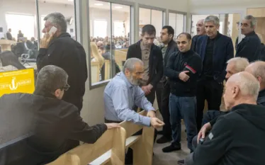 Քանի որ այսօր Հայաստանում չունենք անկախ երկրին վայել կառավարություն, ստիպված մենք պիտի պատասխանենք Հայաստանին ու Արցախյան շարժմանն ուղղված Բաքվի մեղադրանքներին: Այս մասին ֆեյսբուքյան իր էջում գրել է ՀԱԿ փոխնախագահ Լևոն Զուրաբյանը։   «Արցախյան շարժման վերաբերյալ Բաքվի տխրառչակ ֆարսային «դատավարության» ընթացքում հնչող հայտարարությունների կապակցությամբ վերահաստատում ենք հունվարի 19-ին արված մեր հայտարարության բոլոր գնահատականները:  Մենք մեր անվերապահ աջակցությունն ենք հայտնում Արցախի նախկին ղեկավարներ՝ նախագահ