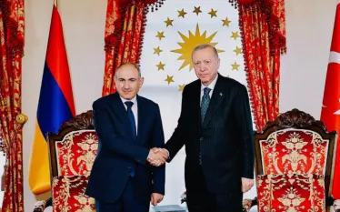 Մեր պրոբլեմը նրա մեջ է, որ միշտ փոքր նախագծերի հետ ենք գործ ունեցել: Մենք սովոր չենք մեծ նախագծերի, իսկ դրանք ունեն առանձնահատկություններ. դրանք միշտ չպարզաբանված հարց են ունենում և միշտ ստեղծում են չպարզաբանված հարցեր: Այս մասին ճեպազրույցի ժամանակ ասել է վարչապետ Նիկոլ Փաշինյանը՝ պատասխանելով TRIPP-ի նախագծի՝ իրանական կողմի հետ չհամաձայնեցված լինելու մասին հարցին:   «Երբ սեղանին ունես մի հարց, որը լուծված չէ, դա չի լուծվում, չի լուծվում, երբ այդ հարցը լուծում ես՝ ի հայտ են գալիս 4 նոր հարց, որը պետք է լու