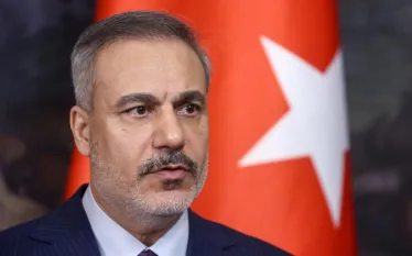 Գազայի հատվածում ստեղծված իրավիճակի կարգավորման համար ԱՄՆ-ի նախաձեռնությամբ ստեղծված «Խաղաղության խորհրդում» Թուրքիան կներկայացնի արտգործնախարար Հաքան Ֆիդանը։ Այս մասին հայտարարել է Թուրքիայի առաջնորդ Ռեջեփ Թայիփ Էրդողանը՝ ТАСС-ի փոխանցմամբ։  Գազայի հարցով «Խաղաղության խորհրդին» միանալու հրավերներ են ուղարկվել բազմաթիվ օտարերկրյա առաջնորդների, այդ թվում՝ Նիկոլ Փաշինյանին։ ԱՄՆ նախագահ Դոնալդ Թրամփը մտադիր է նախագահել այս միջազգային կառույցը, որը, համաձայն Իսրայելի և պաղեստինյան արմատական ​​ՀԱՄԱՍ շարժման, պետ