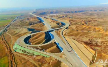 «Զանգեզուրի միջանցքը» կարող է շահագործման հանձնվել մինչև 2030 թվականը, հայտարարել է Թուրքիայի տրանսպորտի և ենթակառուցվածքների նախարար Աբդուլքադիր Ուրալօղլուն՝ ադրբեջանական լրատվամիջոցների փոխանցմամբ։