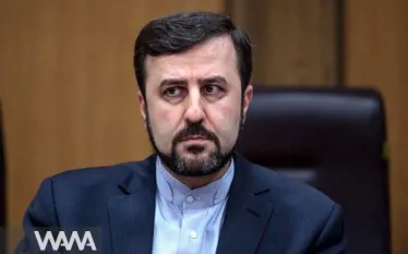 Իրանի փոխարտգործնախարար Քազեմ Ղարիբաբադին ադրբեջանական AnewZ հեռուստաալիքին տված հարցազրույցում հայտարարել է, որ Թեհրանը հարվածներ չի հասցրել Ադրբեջանի տարածքին։    «Մենք չենք թիրախավորում հարևան երկրները։ Իրանի քաղաքականությունն այն է, որ հարվածներ հասցվեն միայն հակառակորդների, այդ թվում՝ ԱՄՆ-ի և սիոնիստական ռեժիմի ռազմաբազաներին, որոնք գործում են տարածաշրջանում և օգտագործվում են իրանական քաղաքացիական բնակչության վրա հարձակվելու համար»,- նշել է դիվանագետը։  «Մենք հենց սկզբից հայտարարել ենք՝ եթե տարածաշրջան