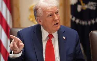 Գործարք Իրանի հետ չի լինի, եթե չլինի անվերապահ կապիտուլյացիա։ Այս մասին հայտարարել է ԱՄՆ նախագահ Դոնալդ Թրամփը։  «Դրանից և ընդունելի առաջնորդի (ների) ընտրությունից հետո, մենք և մեր դաշնակիցներն կաշխատենք, որպեսզի Իրանը դուրս գա կործանման եզրից՝ դարձնելով այն տնտեսապես ավելի ուժեղ, քան երբևէ»,-նշել է նա։