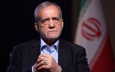 Նա, ով սնվում է Իրանը ոչնչացնելու պատրանքներով, ոչինչ չգիտի պատմության և անցյալի մասին։   Քանդողները եկել ու գնացել են, Իրանը մնացել է կանգուն։ Այս մասին գրել է Իրանի նախագահ Մասուդ Փեզեշքիանը։