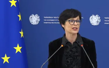 Ես վերադարձել եմ Հայաստան իմ նախորդ այցից վեց ամիս անց, բայց արդեն հայտարարել եմ, որ շուտով կրկին կվերադառնամ: Այս մասին ՀՀ փոխվարչապետ Մհեր Գրիգորյանի հետ հայտարարությունների ժամանակ ասել է եվրահանձնակատար Մարթա Կոսը:    Նա նշել է, որ վստահ է՝ ուրախ են իր վերադարձի համար, ինքն էլ ուրախ է, որովհետև կարող է սեփական աչքերով տեսնել՝ ինչպես է Հայաստանում տեղի ունենում փոխակերպման գործընթացը:  «Իմ նախորդ այցից հետո շատ բան է տեղի ունեցել, աշխարհն էլ ավելի անկայուն է դարձել և սա ևս մեկ անգամ վկայում է, թե որքան կ