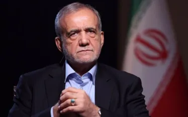 Իրանցիները չեն ենթարկվում ուժի կիրառմանը, այս մասին գրել է Իրանի նախագահ Մասուդ Փեզեշքիանը։   «Պարտավորությունների կատարումը կառուցողական երկխոսության հիմքն է։  Իրանի խորը, պատմականորեն անվստահությունը ԱՄՆ կառավարության վարքագծի նկատմամբ մնում է, մինչդեռ ԱՄՆ պաշտոնյաների ոչ կառուցողական և հակասական ազդանշանները դառը ուղերձ են փոխանցում. նրանք ձգտում են Իրանի կապիտուլյացիային։ Իրանցիները չեն ենթարկվում ուժի կիրառմանը», - հայտարարել է Իրանի նախագահը։