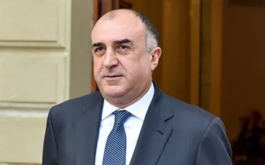 Քոչարյանը չի կարողանա մարդկանց մոբիլիզացնել. Փաշինյանի շանսերն ավելի շատ են: Այս մասին հայտնել է Ադրբեջանի նախկին արտգործնախարար Էլմար Մամեդյարովը՝ ադրբեջանական լրատվամիջոցների փոխանցմամբ։   Հայաստանի կախվածությունը Ռուսաստանից, նախևառաջ ռազմաքաղաքական և տնտեսական հարցերում, ձևավորվել է հենց այն ժամանակաշրջանում, երբ իշխանության ղեկին էին հենց Քոչարյանն ու իր համախոհները։  «Հենց Քոչարյանի ժառանգությունն է բաժին հասել Փաշինյանին։ Եվ ես կարծում եմ, որ նույնիսկ եթե Փաշինյանը չցանկանա, Ռուսաստանի ազդեցությունը 