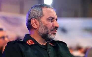 Դուք եք ձեր զինվորներին գերեզման տանում, այլ ոչ թե Իրանը: Այս մասին X-ի իր էջում գրել է ԻՀՊԿ ռազմաօդային ուժերի հրամանատար Սեյեդ Մայիդ Մուսավին՝ պատասխանելով ԱՄՆ պատերազմի նախարար Փիթ Հեգսեթին, որը X-ի իր էջում գրել էր «վերադարձ քարե դար»՝ նկատի ունենալով Թրամփի ավելի վաղ հնչեցրած արտահայտությունը։   «Դուք եք ձեր զինվորներին գերեզման տանում, այլ ոչ թե Իրանը, որը, ըստ ձեզ, պետք է վերադառնա քարի դար։ Հոլիվուդյան պատրանքներն այնքան են թունավորել ձեր մտածողությունը, որ ունենալով ընդամենը 250 տարվա համեստ պատմու