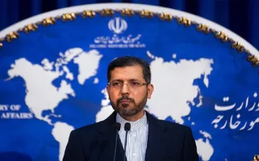 ԱՄՆ-ի և Իսրայելի հետ Իրանի հակամարտությունն ավարտված չէ, Իրանը շարունակում է պաշտպանական դիրք զբաղեցնել բոլոր ուղղություններով։ Այս մասին հայտարարել է Իրանի փոխարտգործնախարար Սաիդ Խաթիբզադեն, հաղորդում է ՏԱՍՍ-ը:  «Կարծում եմ՝ դժվար է ասել, որ պատերազմն ավարտված է։ Քանի դեռ պատերազմը չի ավարտվել բոլոր ճակատներում, խաղաղությունը չի կարող երաշխավորվել։ Եվ հետևաբար, կարծում եմ, Իրանը չի կարող ռիսկի ենթարկել իր ազգային անվտանգությունը։ Իրանը կշարունակի մնալ բարձր պատրաստվածության վիճակում և զբաղեցնել պաշտպանական