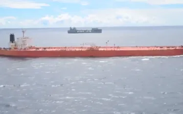 ԱՄՆ ռազմածովային ուժերը Հնդկական-խաղաղօվկիանոսյան տարածաշրջանում լցանավ են գրավել: Այս մասին X-ի էջում գրել է ԱՄՆ-ի Պատերազմի նախարարությունը:  «Այս գիշեր ԱՄՆ զինված ուժերը, առանց որևէ միջադեպի, իրականացրել են INDOPACOM-ի պատասխանատվության գոտում գտնվող, պատժամիջոցների տակ հայտնված և երկրի պատկանելության նշում չունեցող «M/T Tifani» տանկերի զննում, գրավում և բարձրացել են դրա տախտակամած»,- ասված է հաղորդագրության մեջ:  Նախարարությունն ընդգծել է, որ ամերիկյան զինվորականները կշարունակեն միջոցներ ձեռնարկել մատակ