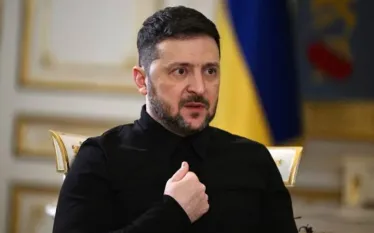 «Ես չեմ մեկնի Մոսկվա՝ Պուտինի հետ հանդիպելու, ես այդ խաղերը չեմ խաղում։ Մենք կարող ենք հանդիպել Թուրքիայում, Շվեյցարիայում կամ Մերձավոր Արևելքում»,- նշել է Զելենսկին:
