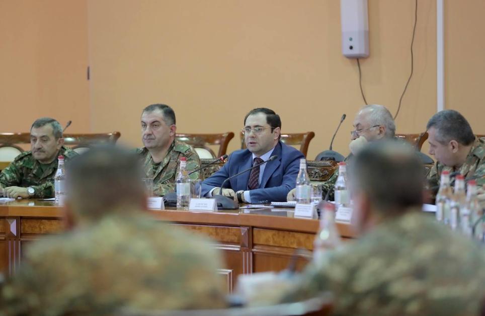 Պաշտպանության նախարարը կարևորել է զորքերում մարտունակության բարձրացումը