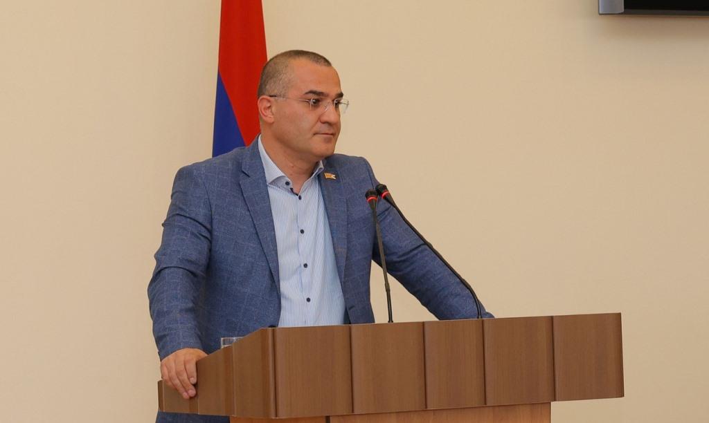 Ռուս խաղաղապահները շարունակում են բանակցությունները՝ ադրբեջանցիներին ելման դիրքեր վերադարձնելու համար. Հարությունյան