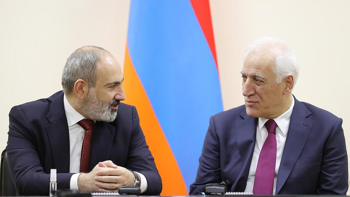յես