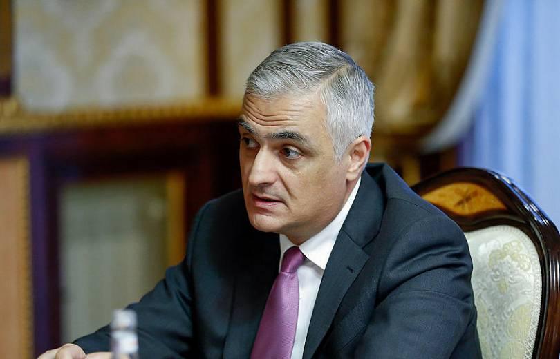 մհեր