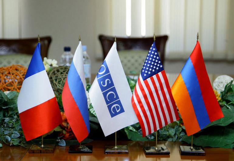 Ադրբեջանի նախագահ Իլհամ Ալիևը ԵԱՀԿ գլխավոր քարտուղար Ֆերիդուն Սինիրլիօղլուի հետ հանդիպմանն ասել է, որ «վաղուց եկել է նախկին հայ-ադրբեջանական հակամարտության կարգավորումը իսպառ ձախողած ԵԱՀԿ Մինսկի խմբի և դրա հետ կապված բոլոր ինստիտուտների լուծարման ժամանակը»։  Ըստ Ալիևի՝ Հայաստանը պետք է քայլեր ձեռնարկի այս առումով։  Հայաստանն ավելի վաղ հայտնել էր, որ պատրաստ է ԵԱՀԿ ՄԽ լուծարմանը, սակայն առաջարկում է  համապատասխան փաստաթուղթը ստորագրել Խաղաղության պայմանագրի հետ մեկտեղ:   