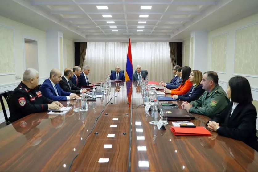 ՀՀ վարչապետ Նիկոլ Փաշինյանի գլխավորությամբ տեղի է ունեցել Անվտանգության խորհրդի հերթական նիստը: Տեղեկությունը հայտնում է ՀՀ կառավարությունը։