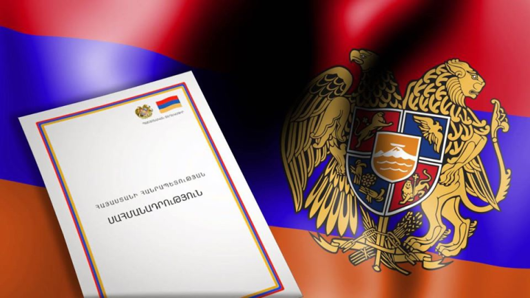 Իմ կարծիքով, նոր Սահմանադրության տեքստում չպետք է հղում լինի Անկախության հռչակագրին, դա իմ քաղաքական դիրքորոշումն է, բայց որոշողը ժողովուրդն է: Այս մասին ԱԺ-ում լրագրողների հետ զրույցում ասաց ՀՀ վարչապետ Նիկոլ Փաշինյանը՝ պատասխանելով հարցին՝ Նոր Սահամանադրությամբ պե՞տք է պահպանվի հղումն անկախության հռչակագրին:  «Ուսումնասիրելով անկախության հռչակագրի տեքստը, նորից կարդալով այն՝ ես ասել եմ՝ իմ կարծիքով, այդ տեքստը նրա մասին է՝ Հայաստանի անկախ պետություն չի կարող լինել: Եթե սա ասում եմ, հետևաբար չեմ կարող ասել