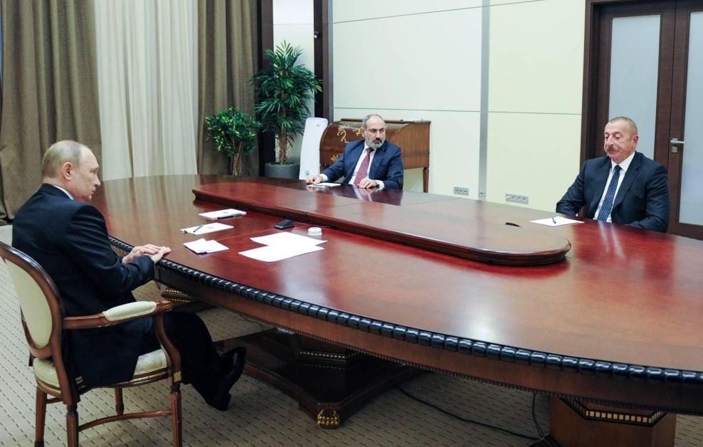 ՌԴ նախագահ Վլադիմիր Պուտինի, ՀՀ վարչապետ Նիկոլ Փաշինյանի և Ադրբեջանի նախագահ Իլհամ Ալիևի եռակողմ պայմանավորվածությունները շարունակում են միանգամայն ակտուալ մնալ, մենք ամեն շաբաթ կրկնում ենք դա: Այս մասին ճեպազրույցում հայտարարել է ՌԴ ԱԳՆ պաշտոնական ներկայացուցիչ Մարիա Զախարովան: