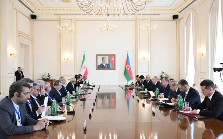 Ըստ ադրեբեջանական լրատվամիջոցների՝ ստորագրվել են փաստաթղթեր երկու երկրների արտաքին գործերի նախարարությունների միջև 2025-2027 թվականների քաղաքական խորհրդակցությունների ծրագրի, փոխըմբռնման հուշագիր՝ 2025-2026 թվականներին տրանսպորտային ոլորտում համապարփակ համագործակցության վերաբերյալ:  Մյուս փաստաթղթերը վերաբերում են մշակույթին և ԶԼՄ-ների ոլորտում փոխգործակցությանը: