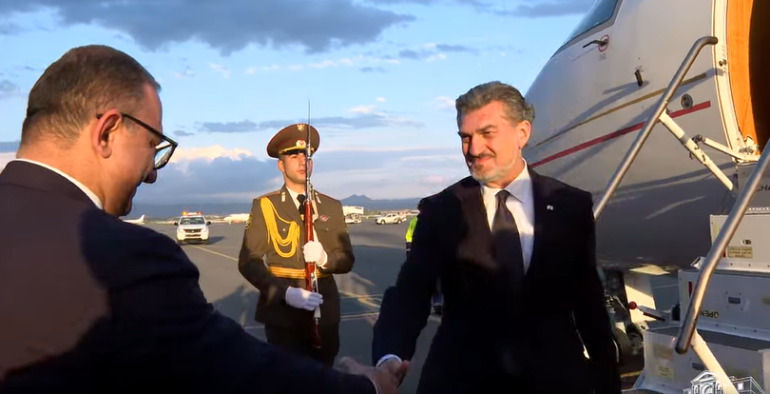Վրաստանի Հանրապետության նախագահ Միխեիլ Կավելաշվիլին պաշտոնական այցով ժամանել է Հայաստան: