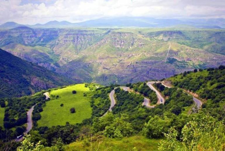 Թուրքիան ակնկալում է, որ Իրանը կաջակցի «Զանգեզուրի անցումը» բացելու քայլերին:     Այս մասին օկուպացված Արցախից վերադառնալու ճանապարհին լրագրողների հետ զրույցում ասել է Թուրքիայի նախագահ Ռեջեփ Թայիփ Էրդողանը: