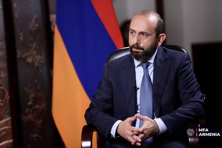 Այսպիսով, խաղաղությունն այն է, ինչին մենք իսկապես հավատում ենք։ Եվ կրկին, մեկ անգամ էլ ընդգծեմ, այդպես ենք  ընկալում նաև չինական մոտեցումը, ՉԺՀ քաղաքականությունը։ Եվ մենք հիշում ենք, և շնորհակալ ենք, որ Չինաստանը նույնպես ողջունեց Հայաստանի և Ադրբեջանի միջև խաղաղության համաձայնագրի նախագծի շուրջ համաձայնությունը, և աջակցում է խաղաղ բանակցություններին և Հայաստանի ու Ադրբեջանի միջև հարաբերությունների կարգավորմանը։