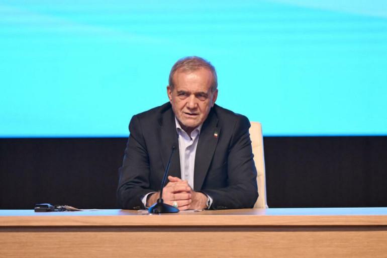 ԱՄՆ-ի աջակցությամբ Իսրայելը պատանդ է դարձրել Մերձավոր Արևելքի ճակատագիրը: Այս մասին օկուպասված Ստեփանակերտում տեղի ունեցող ՏՀԿ գագաթնաժողովի ժամնակ ասել է Իրանի նախագահ Մասուդ Փեզեշքիանը:  Իրանի նախագահը հայտարարել է, որ 12 օրվա ընթացքում գրոհներ են իրականացվել խաղաղ բնակիչների և ՄԱԳԱՏԷ-ի հովանու ներքո գտնվող միջուկային օբյեկտների վրա:  «Մենք կանխել ենք պատերազմը տարածաշրջանում՝ օգտվելով ինքնապաշտպանության մեր օրինական իրավունքից։ ԱՄՆ-ի աջակցությամբ Իսրայելը «պատանդ» է դարձրել Մերձավոր Արևելքի ճակատագիրը։ Ե