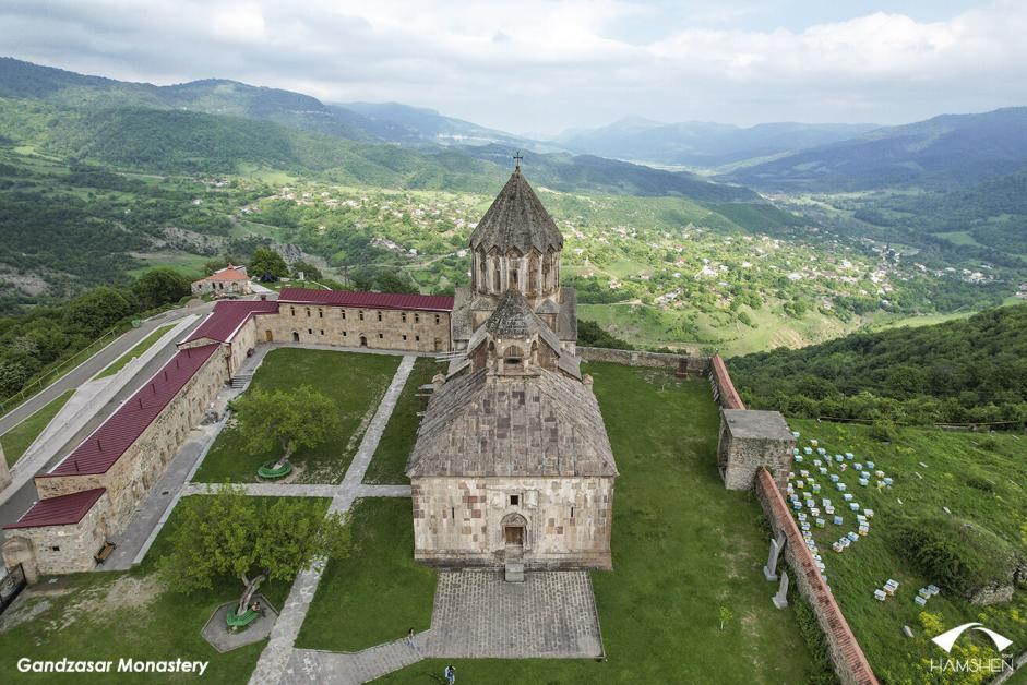 Ադրբեջանի նախագահի ելույթի գրեթե կեսը նվիրված էր Հայաստանի հասցեին ուղղված մեղադրանքներին։ Ըստ նրա՝ իբր Հայաստանը ոչնչացրել է Արցախի (իր բառերով՝ «Լեռնային Ղարաբաղի») քաղաքներն ու գյուղերը, մշակութային և կրոնական հուշարձանները։ Մասնավորապես, նա հայտարարեց, թե Արցախում առկա 67 մզկիթներից 65-ը իբր հավասարեցվել են հողին, իսկ մնացած երկուսն էլ վնասվել են և օգտագործվել որպես ախոռներ։ Ալիևն այս անհիմն մեղադրանքներին նաև վտանգավոր երանգ հաղորդեց՝ հայտարարելով, թե խոսքը վերաբերում է «իսլամական կրոնի և աշխարհի մուսո