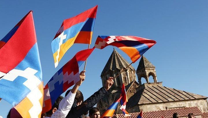ՀՅԴ կուսակցությունը հաղորդում է․  «Սեպտեմբերի 2-ը սվորական օր չէ, այն մեր ժողովրդի պայքարն ու հաղթանակը խորհրդանշող օրերից է, օր, երբ ծնունդ առավ հայկական երկրորդ հանրապետությունը՝ Արցախը։  Այսօր Հայաստանի, Ադրբեջանի և Թուրքիայի կառավարությունները միասնաբար ստիպում են մեզ փակել Արցախի էջը, լուռ ընդունել մեր նկատմամբ տեղի ունեցած ցեղասպանությունը և հրաժարվել արժանապատվությունից ու մեր բոլոր իրավունքներից։  Սակայն, ճշմարտությունը մեկն է. Արցախի էջը փակված չէ, մեր ժողովուրդն ունի իրավունքներ, որոնց համար պայքա