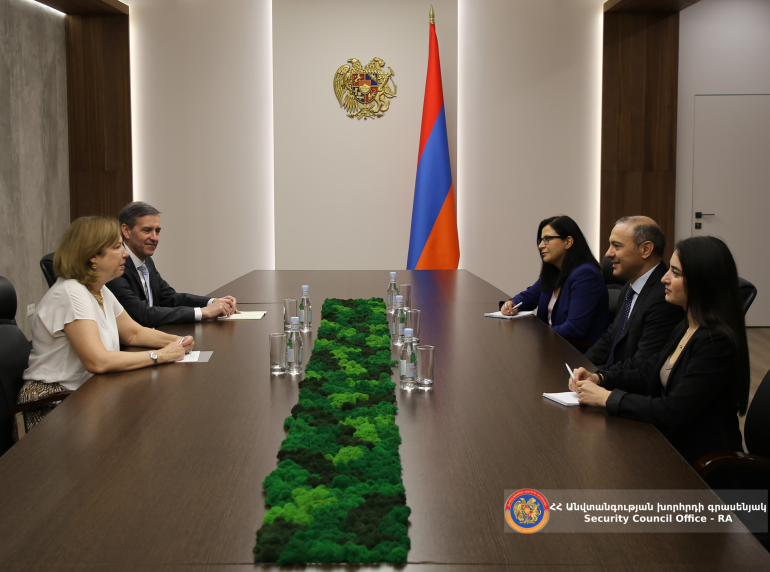 ԱԽ